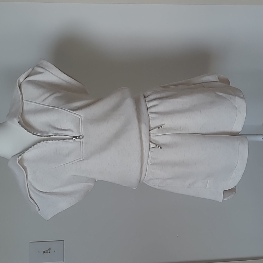 NWOT Yogalicious Cream Scuba Set